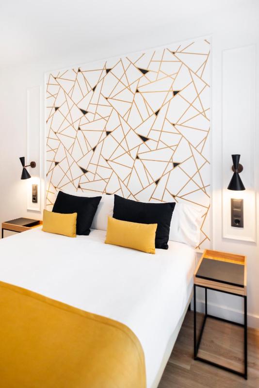 Double Room image 1