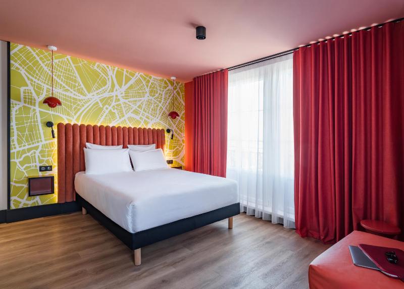 Deluxe Double Room - Breakfast Included image 4