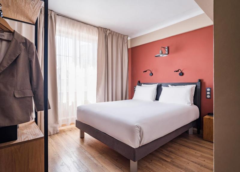 Classic Double Room - Breakfast Included image 1