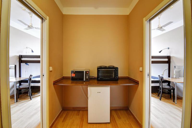 Bed in 8-Bed Dormitory Room image 3