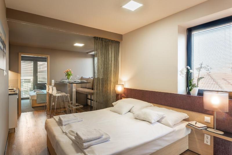 Deluxe Two-Bedroom Apartment image 1