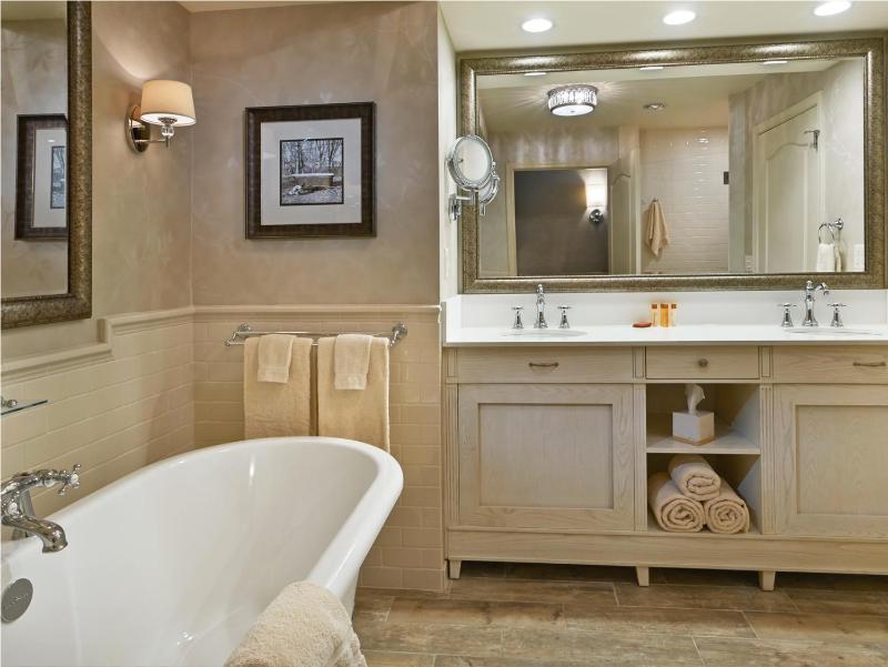King Room - Adults Only  image 2