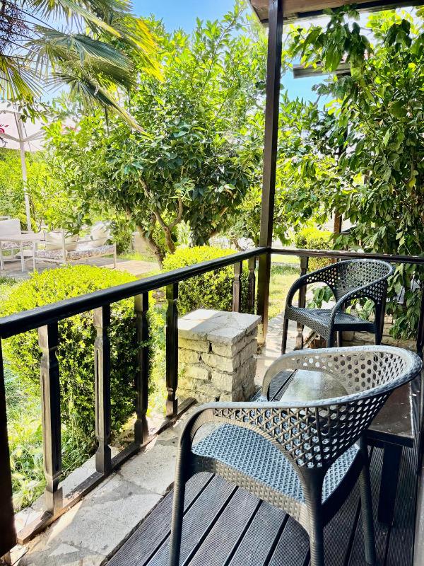 Triple Room with Garden View image 4