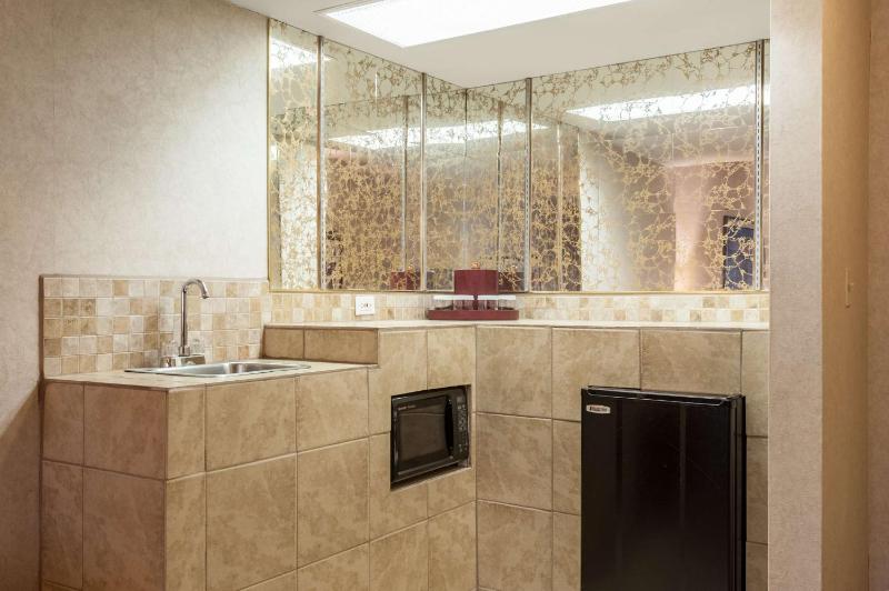 SureStay Hotel by Best Western SeaTac Airport North - image 4