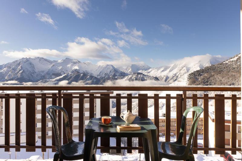 Deluxe Double Room with Balcony image 3