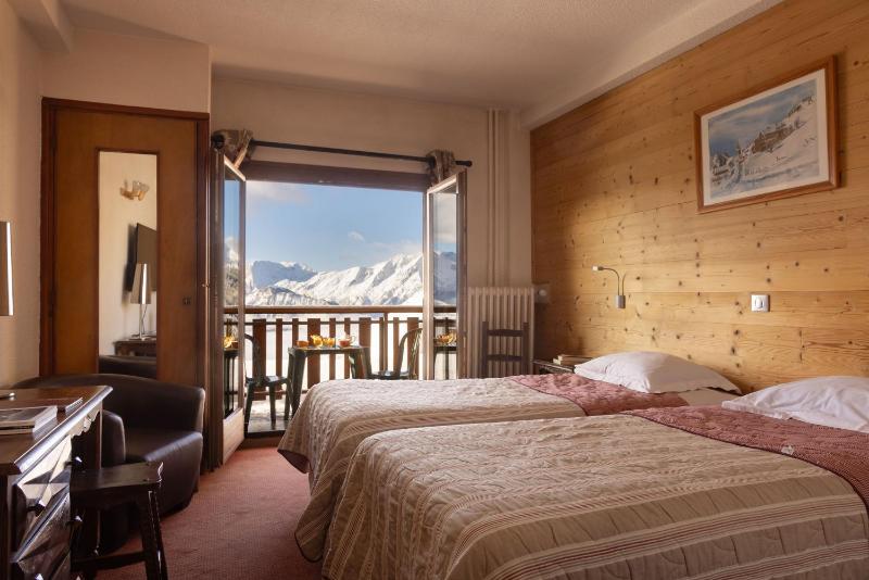 Double or Twin Room with Bath with South View with Balcony image 2