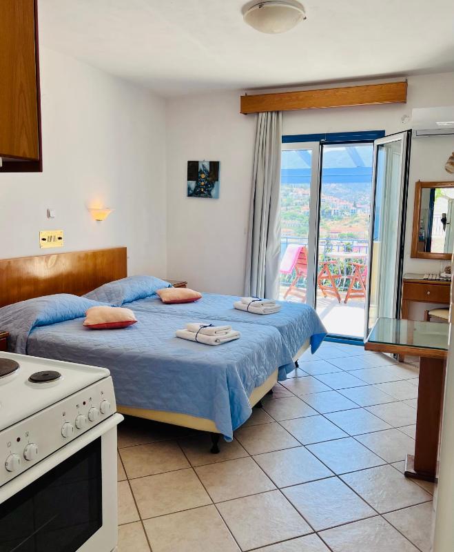Studio with Sea View image 2