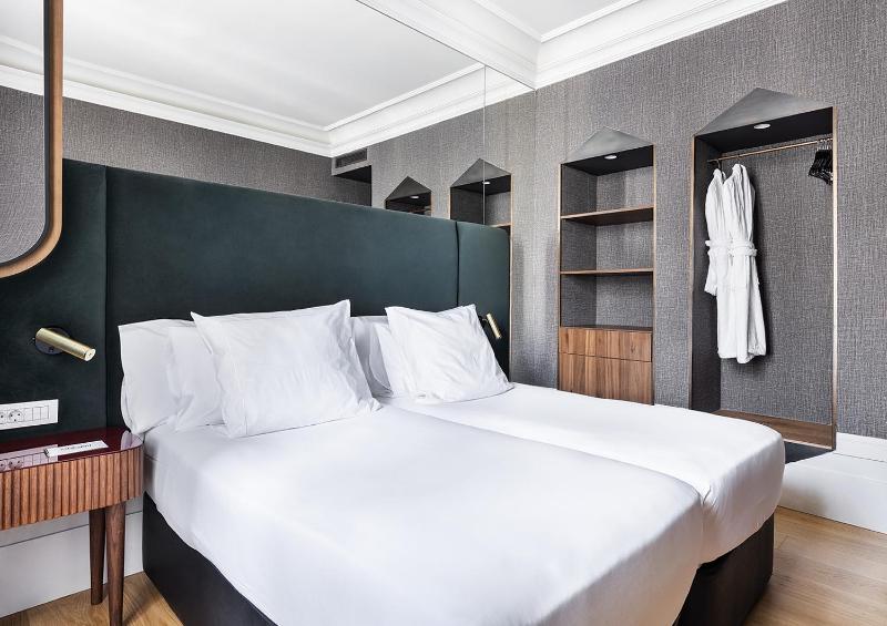 Economy Double or Twin Room image 4