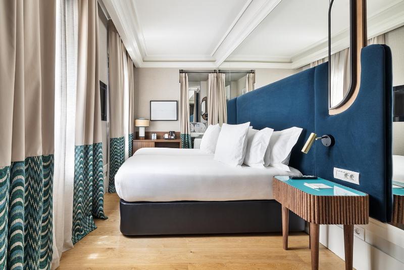 Standard Double or Twin Room image 4