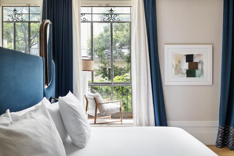 Deluxe Premium image 2