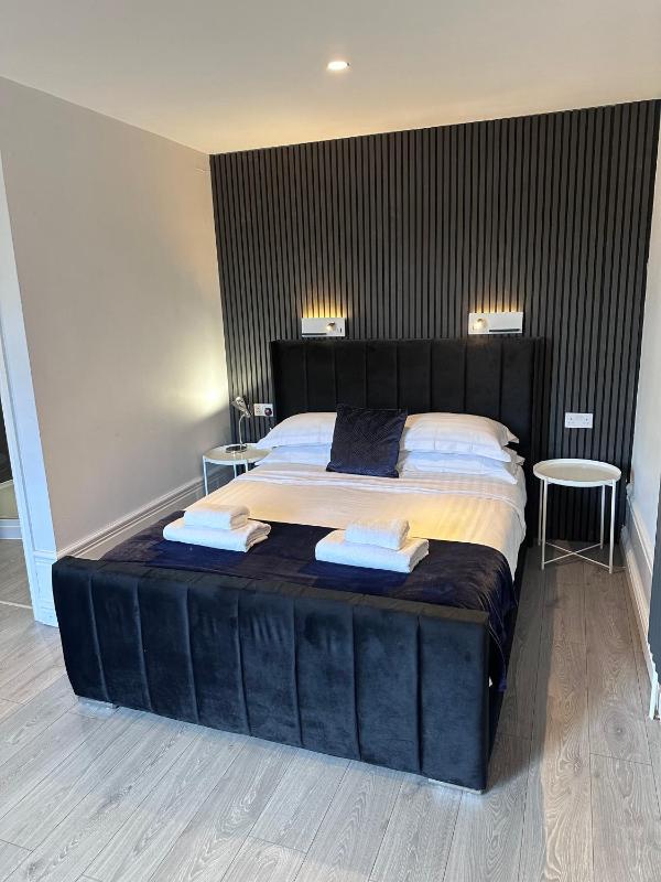 King Room with Garden View image 4