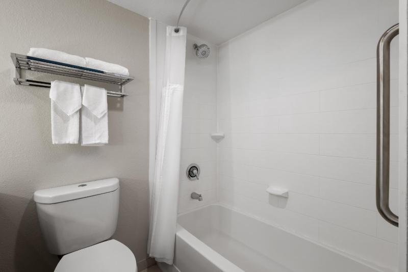 Standard Room image 3