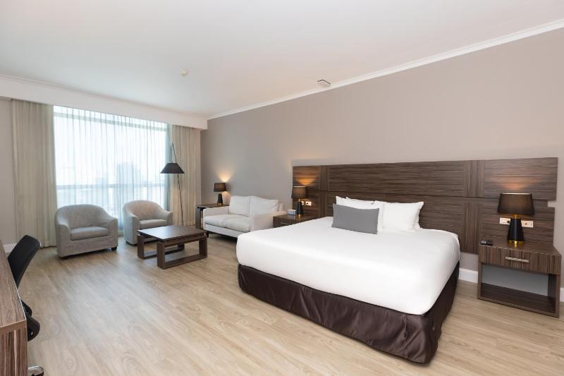 Victoria Hotel and Suites Panama - image 3