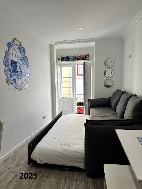 One-Bedroom Apartment with Balcony image 4