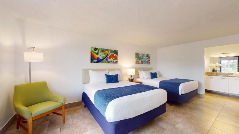 Deluxe Queen Room with Two Queen Beds image 2
