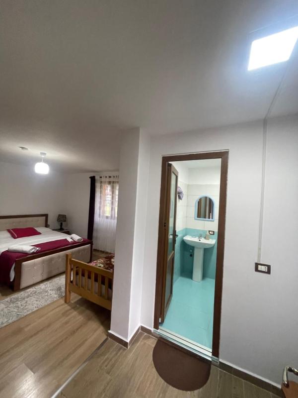 Standard Triple Room image 3