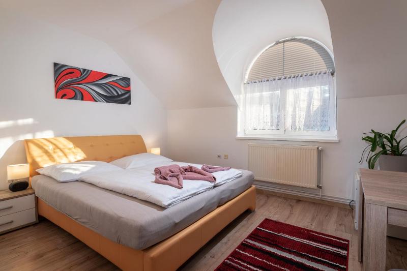 Double Room image 1