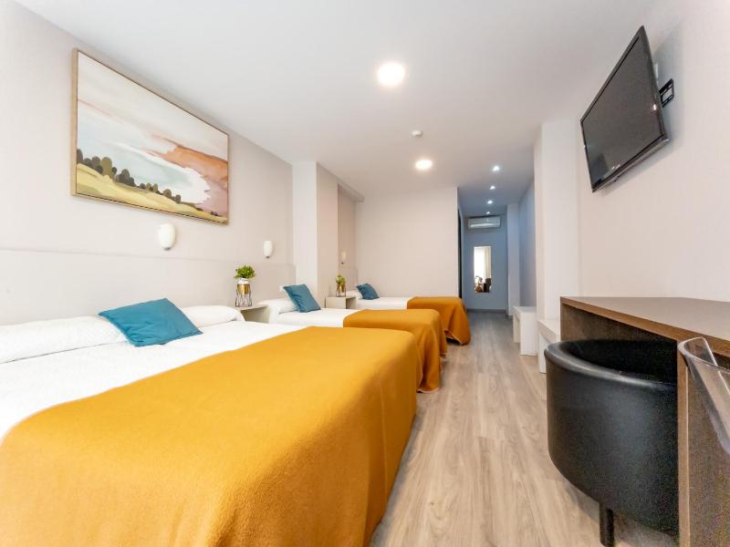 Quadruple Room image 3