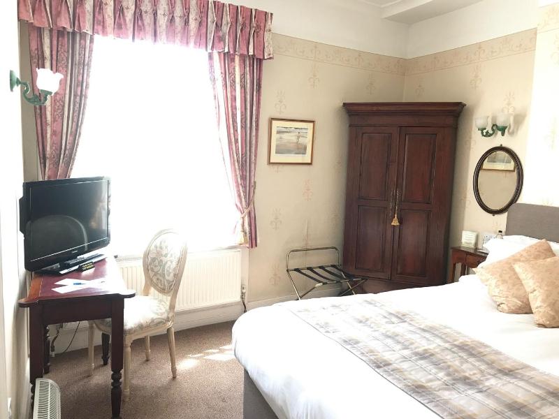 Chapel House - image 18