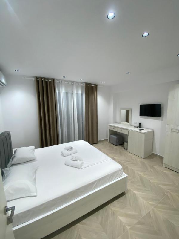 Deluxe Double Room with Castle View image 2