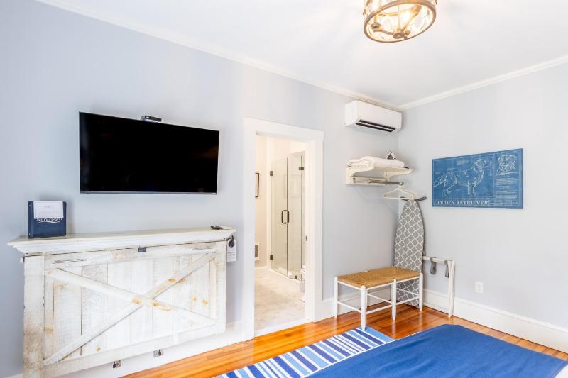 Room 8 image 4