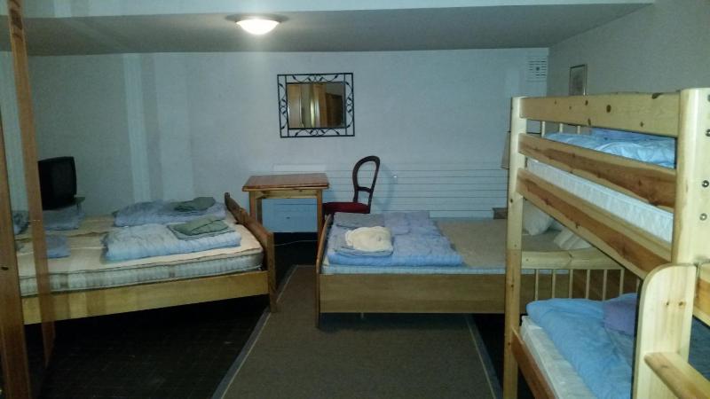 6-Bed Mixed Dormitory Room image 1