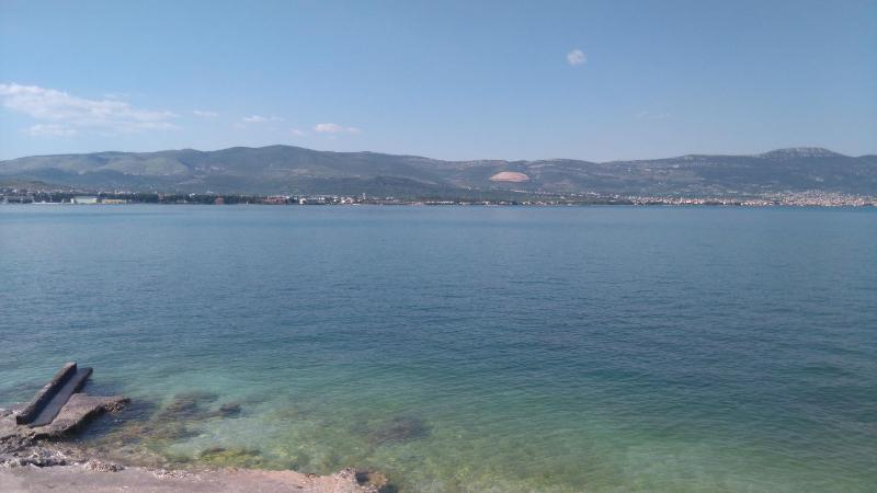 Two-Bedroom Apartment with Balcony and Sea View image 4