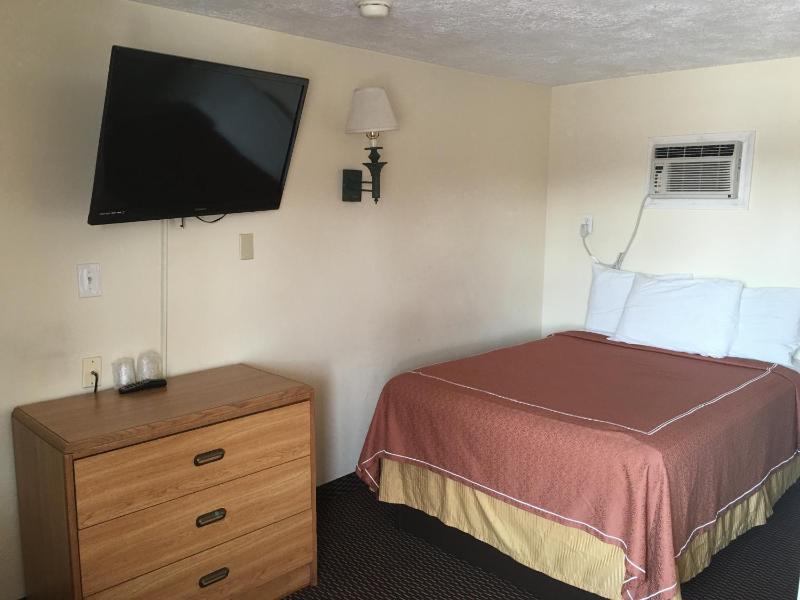 Room with Two Double Beds - Non-Smoking image 4