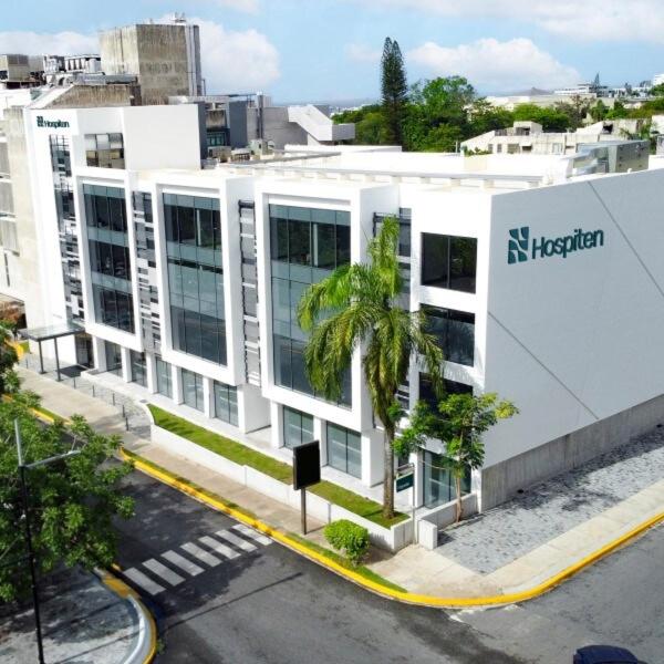 Apto céntrico con piscina gym y una hermosa vista a la ciudad - image 2