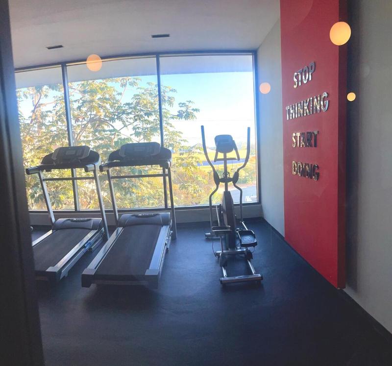 Apto céntrico con piscina gym y una hermosa vista a la ciudad - image 11