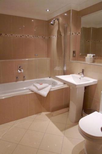 Luxury Twin Room image 2