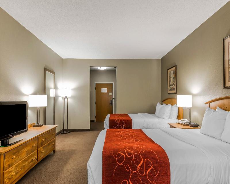 Queen Suite with Two Queen Beds - Non-Smoking image 3