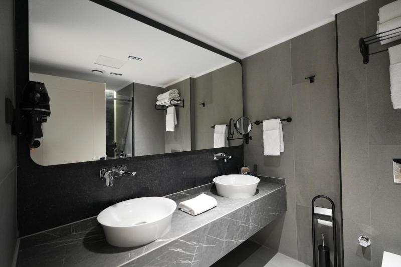 Deluxe Room image 1