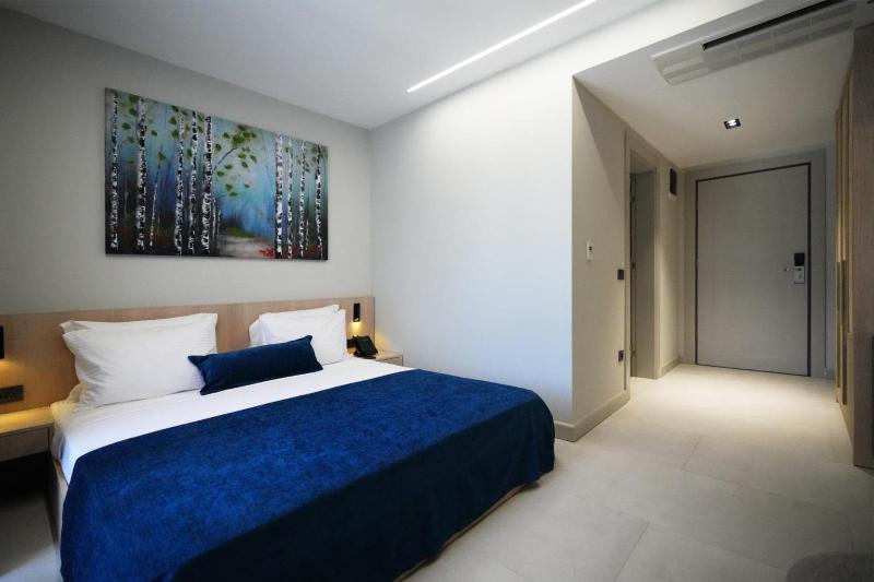 Deluxe Double Room with Sea View image 1