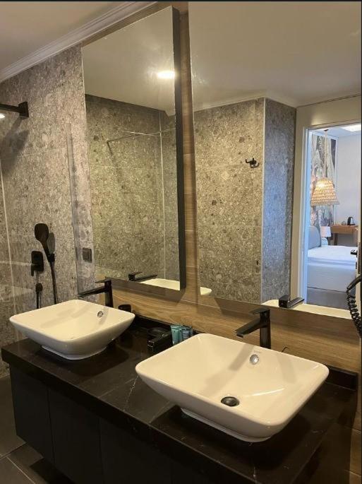 Two-Bedroom Suite image 4