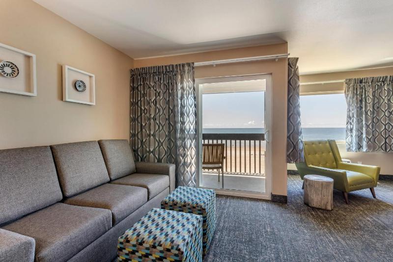 King Suite with Sofa Bed - Non Smoking image 4