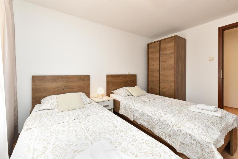 Apartment Biserka 2240 - image 15