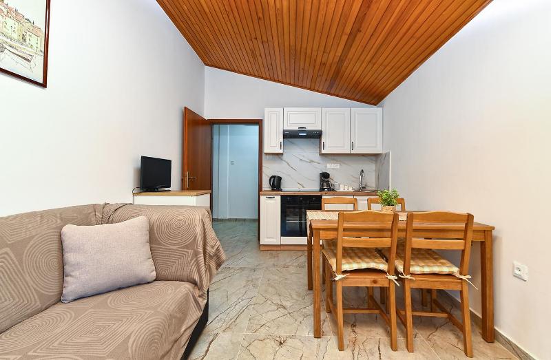 Apartment Biserka 2240 - image 8