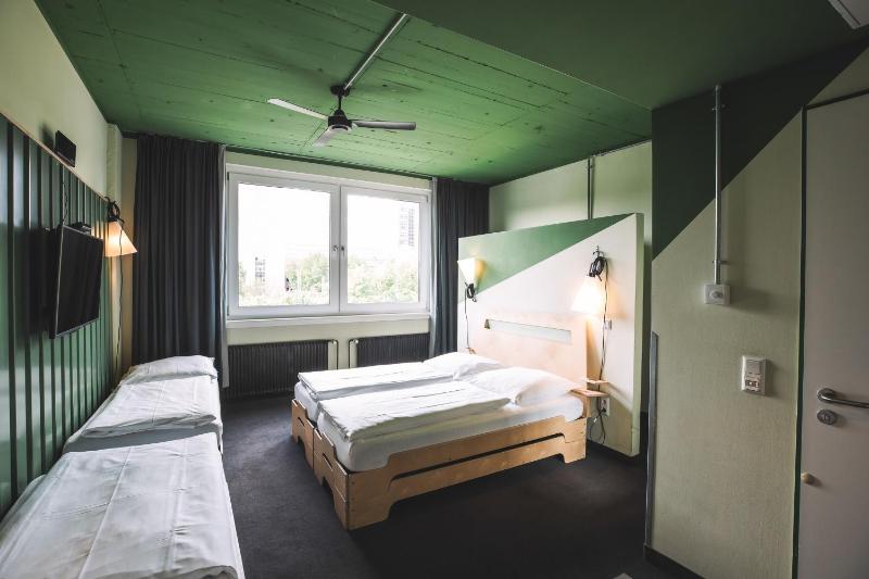 Quadruple Room image 1