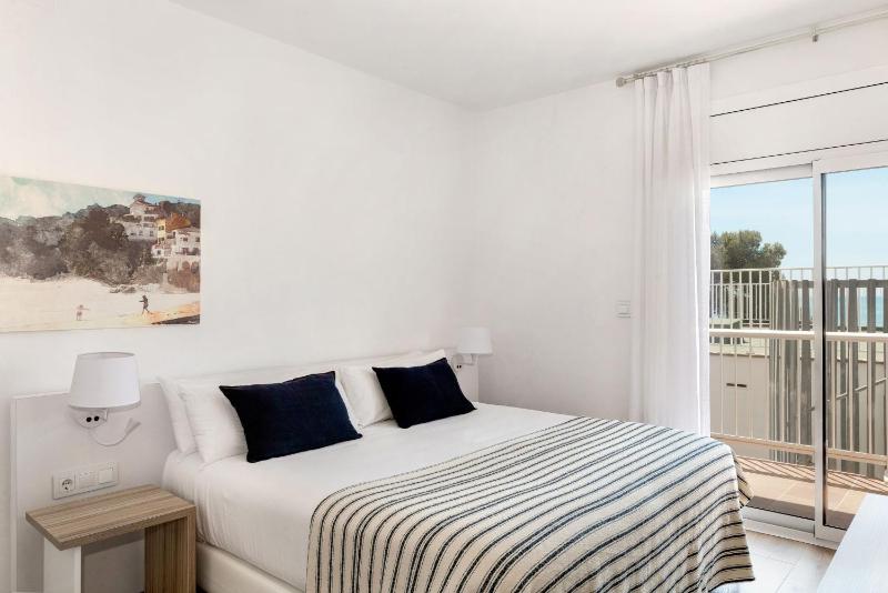Standard Double or Twin Room with Terrace image 3
