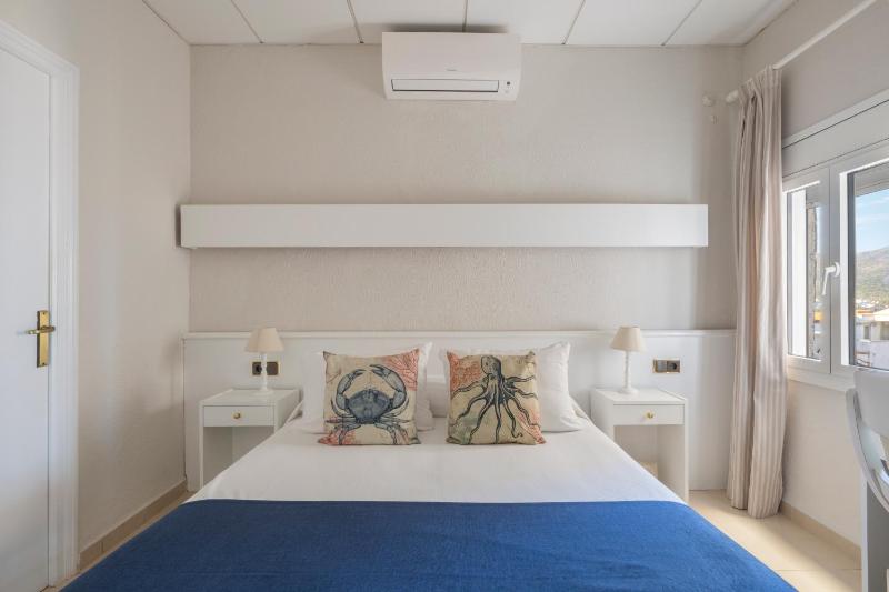 Economy Double or Twin Room image 2
