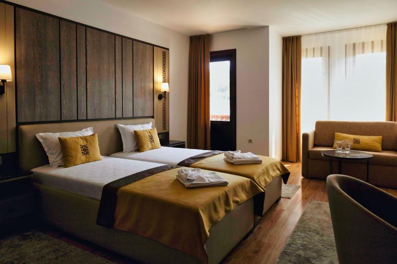 Double or Twin Room image 3