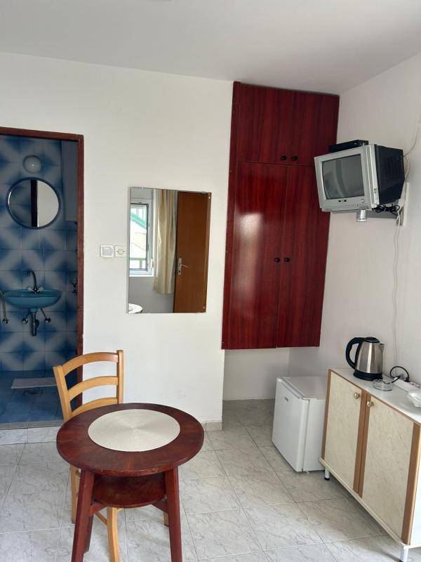 Single Room with Private Bathroom image 4