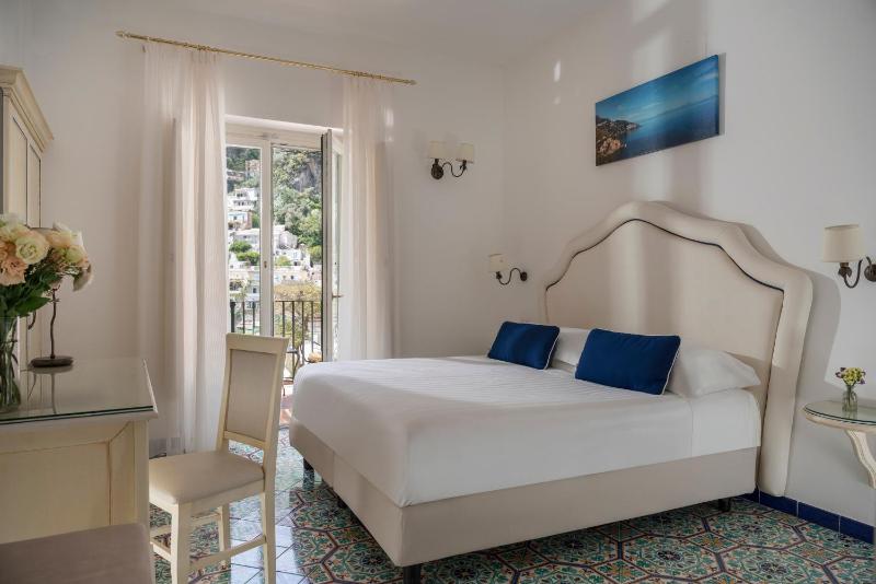 Classic Double Room with Terrace image 4