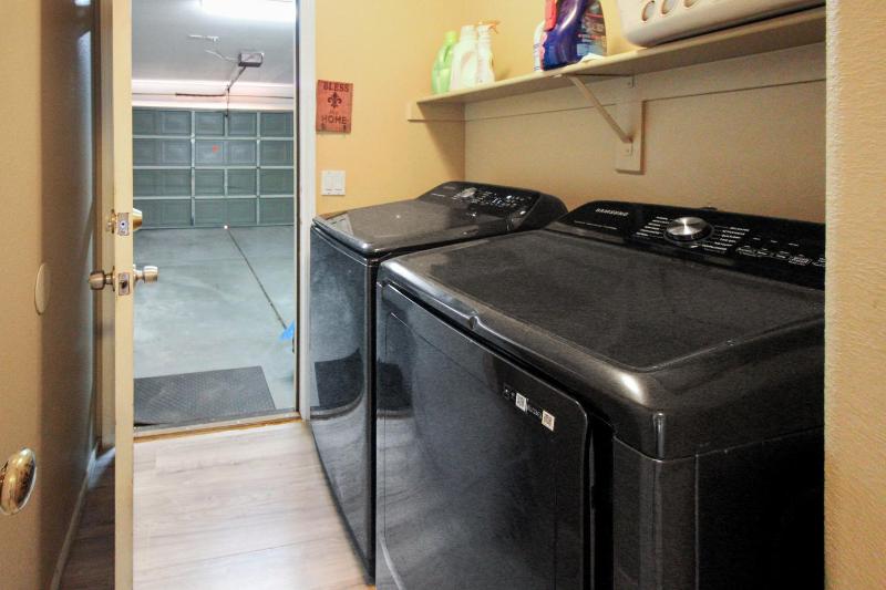 Dog Friendly Phoenix Home - Near Stadium & Westgate - image 15