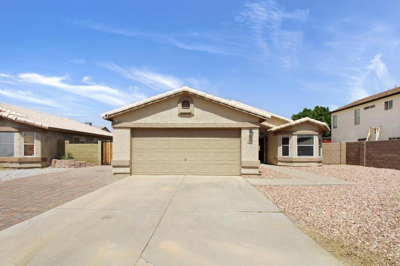 Dog Friendly Phoenix Home - Near Stadium & Westgate - image 12