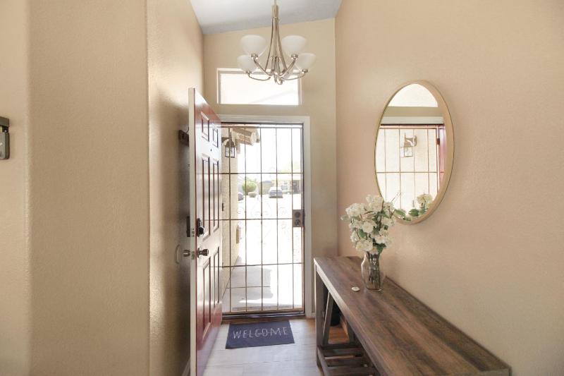 Dog Friendly Phoenix Home - Near Stadium & Westgate - image 16