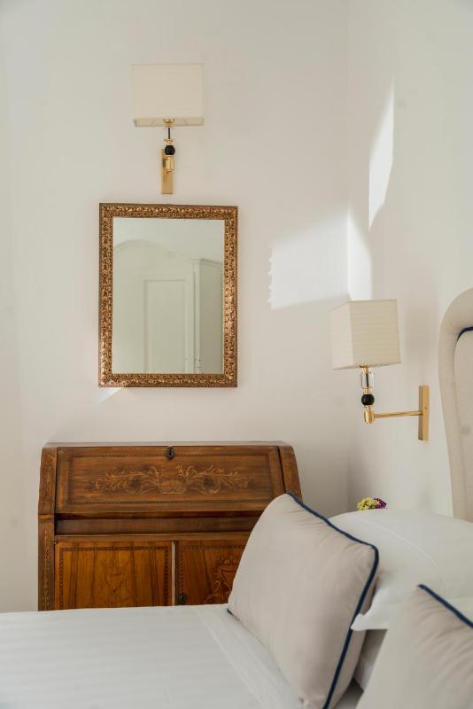 Superior Double Room with Sea View image 4