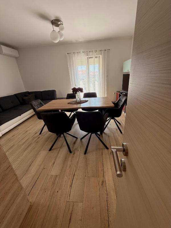 Apartment with Sea View image 3