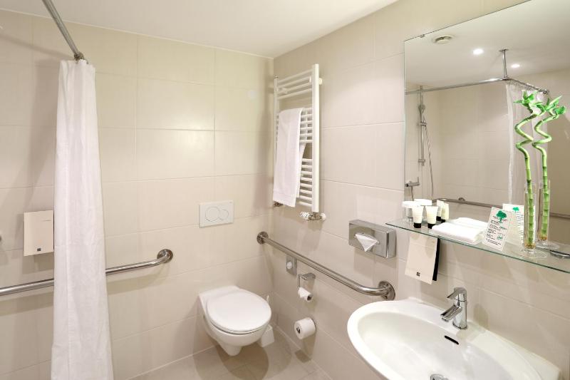 Comfort Room image 2